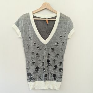 Y2K Skull and Crossbone Open Knit V-neck Sweater Emo Grunge ALT‎ Scene